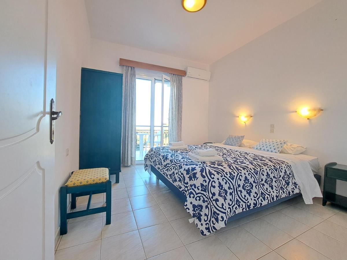 Natural Blue Green Apartment Almiros Beach Rum bild